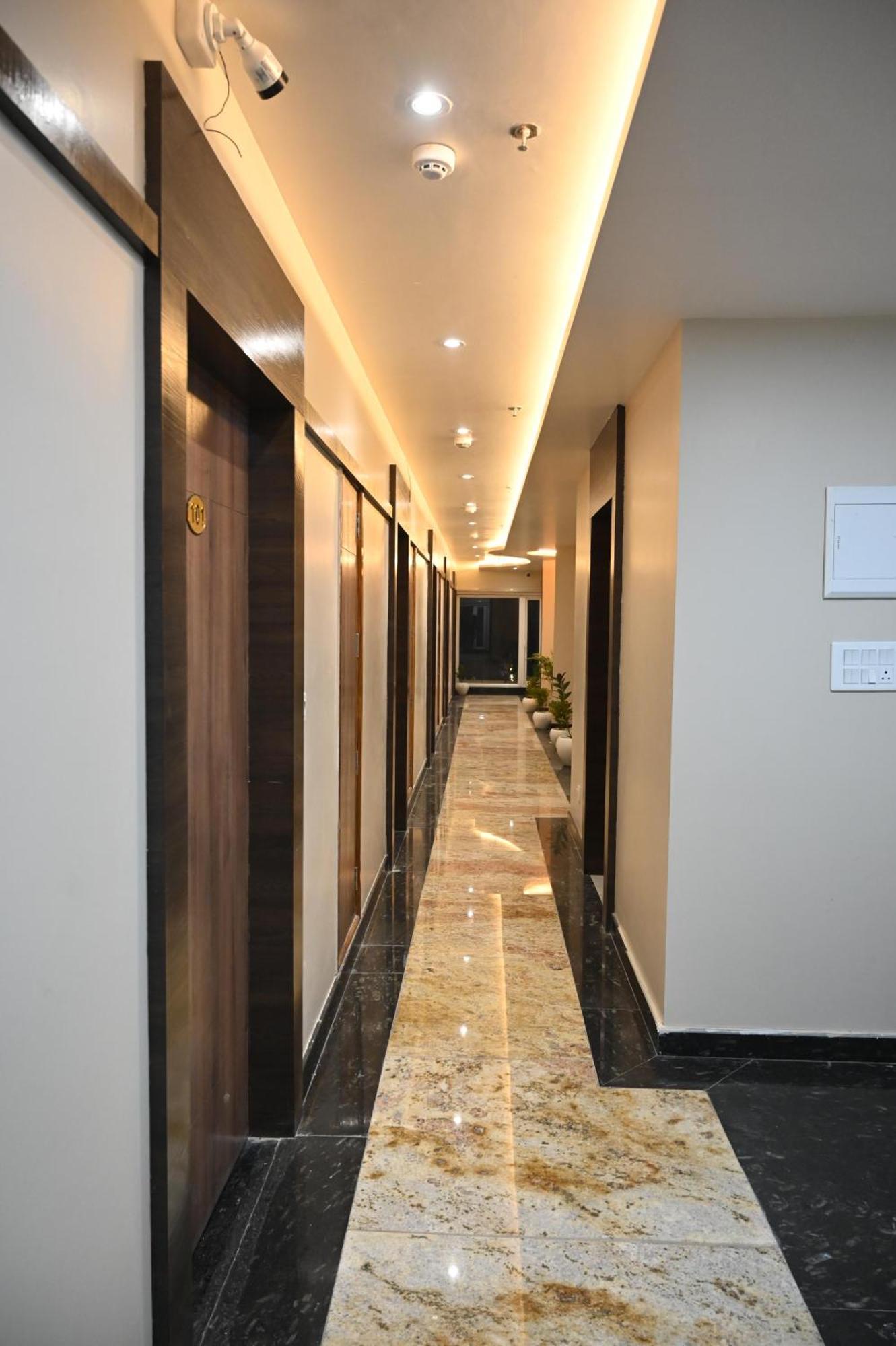 Hotel Sainik Grand 바라나시 외부 사진