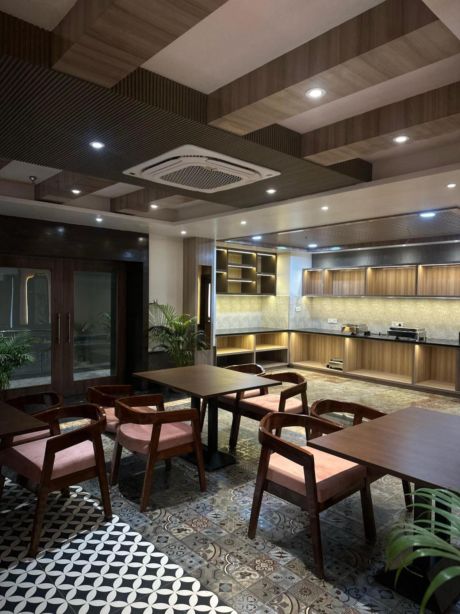 Hotel Sainik Grand 바라나시 외부 사진