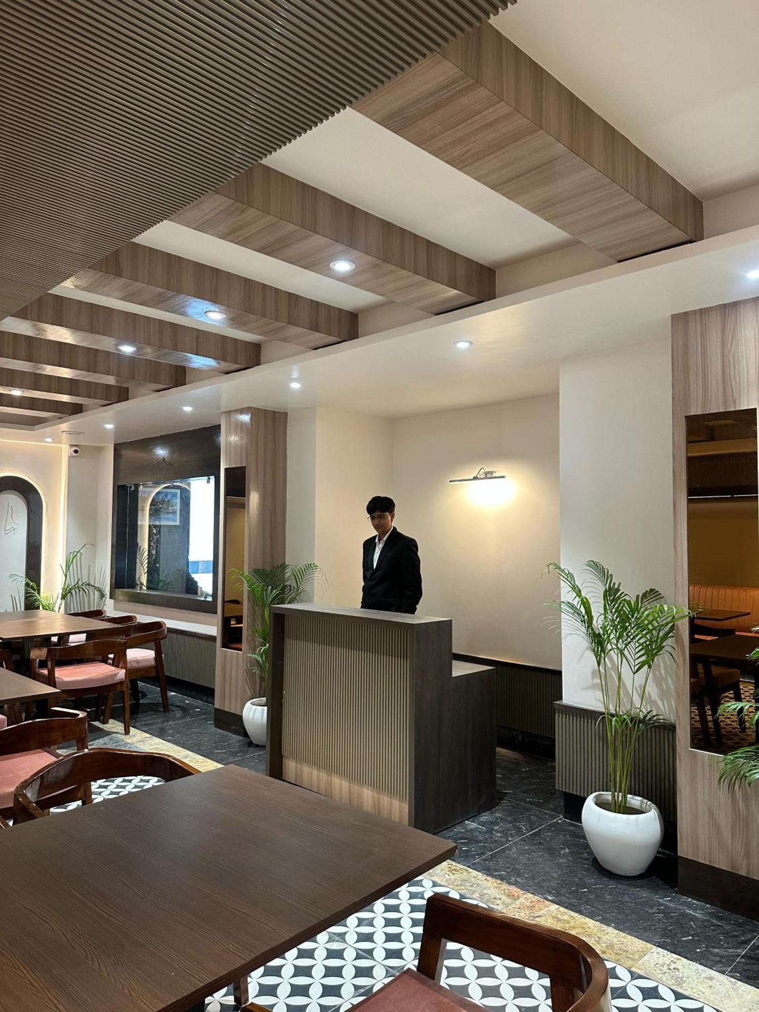 Hotel Sainik Grand 바라나시 외부 사진